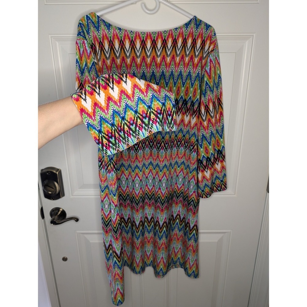 Tacera Women's Dress Size 3X Multi Colored Chevron Stripe Stretchy Keyhole EUC - Picture 4 of 7